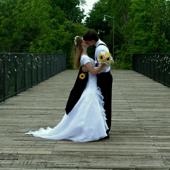 Meet your Posher, Kayla - Picture 1 of 5